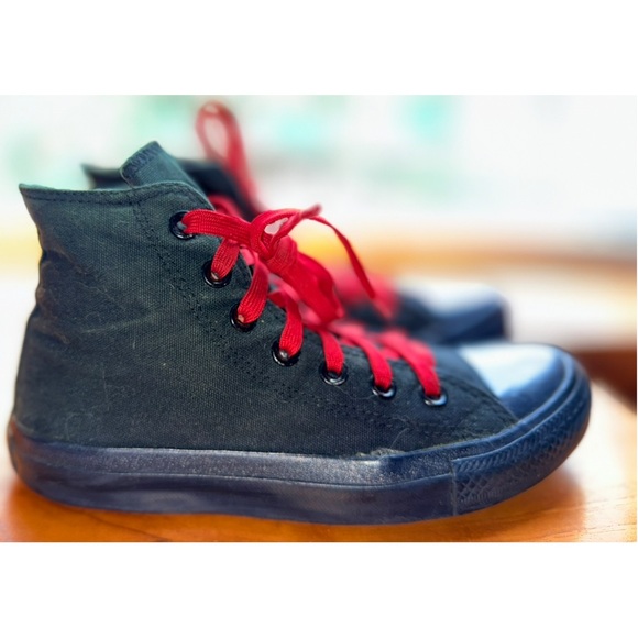 Converse All Star Black & Red Size 4 Men's 6 Women's - Picture 2 of 14